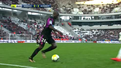 鲍尔超远三分再中，扩大领先优势（鲍尔再飙超远三分，领先优势进一步扩大）