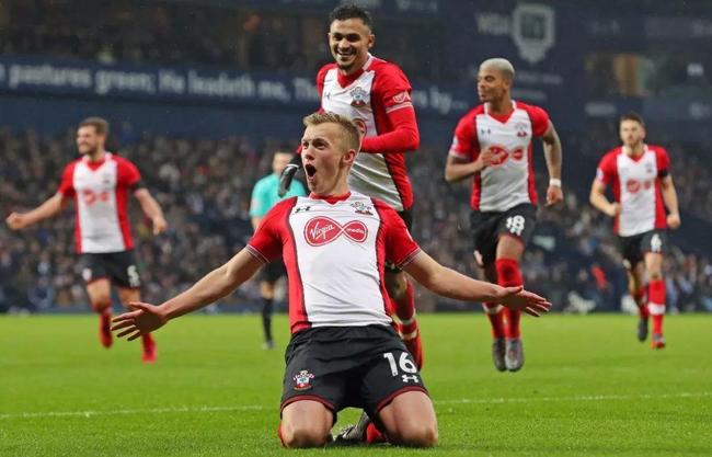 2-1逆转！超级后卫踢疯了，梅开二度导演逆袭，巴萨狂揽4连胜（巴萨2-1翻盘！铁卫双响主导逆袭，豪取四连胜）