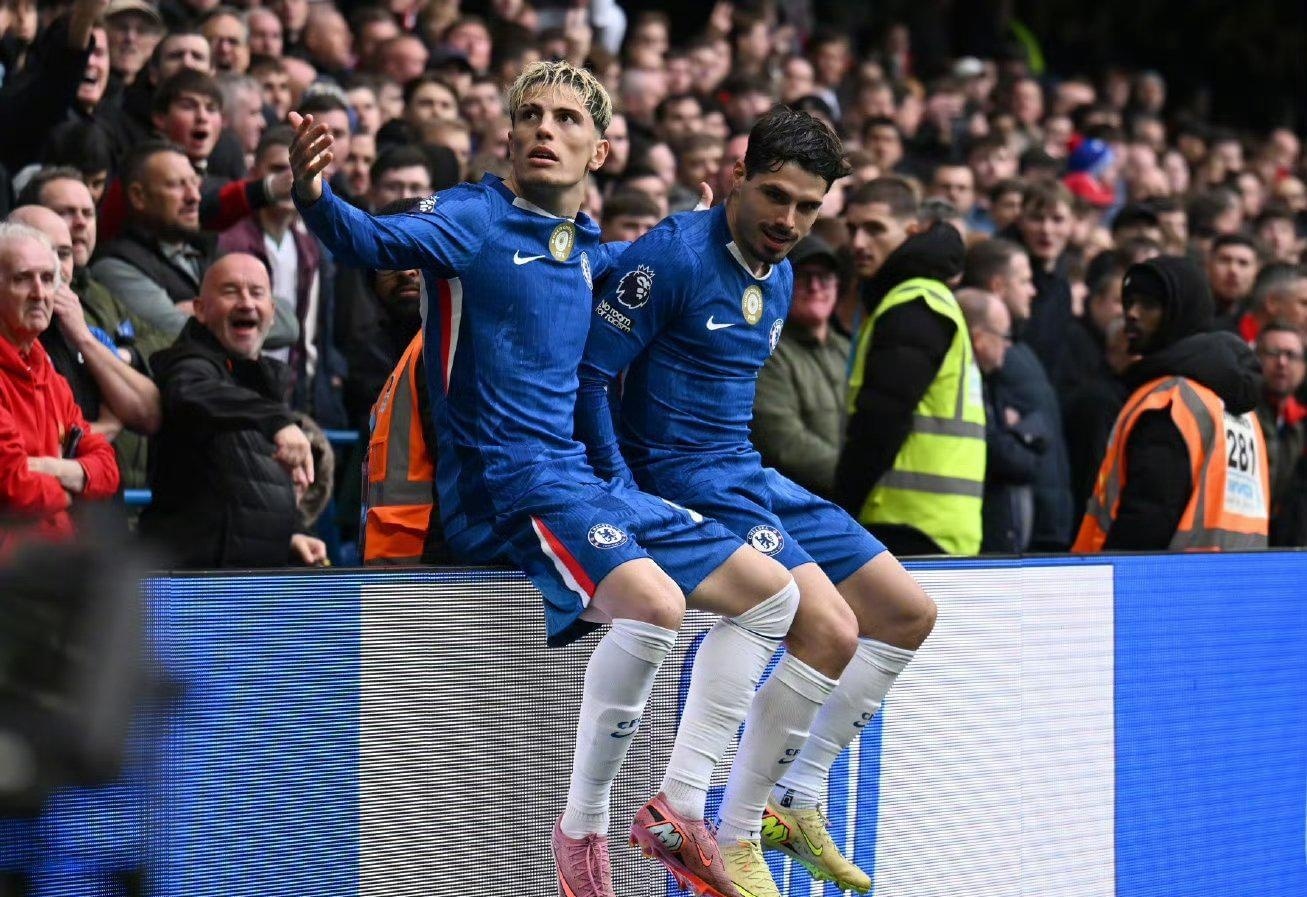 球报：利雅得胜利已就签下B费展开初步接触，钱不是问题（球报：利雅得胜利就引进B费开启初谈，资金非障碍）