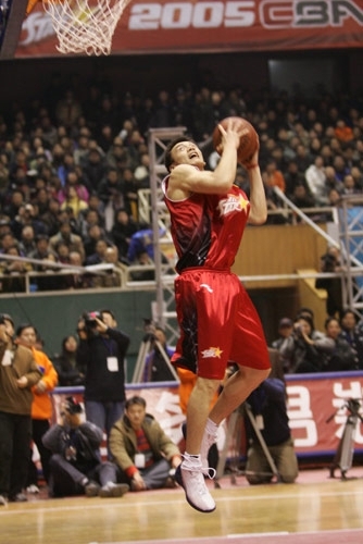 前裁判：米兰确实不该被判点球，但主裁判给的理由有问题（前裁判：米兰点球本不该判，主裁解释站不住脚）