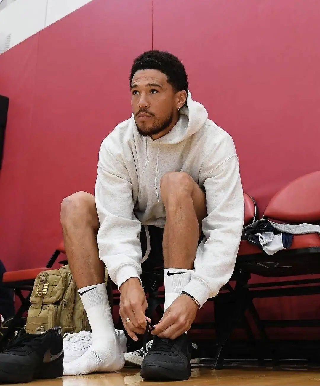 队报：雷恩19岁中卫布德拉勒飞速崛起，多支豪门长期关注他（队报：雷恩19岁中卫布德拉勒强势上位，多家豪门长期考察）