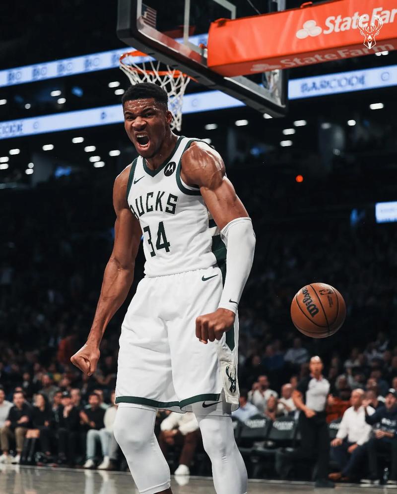 埃基蒂克：斯洛特在训练中对我很严厉，有时我真的会被气到爆（埃基蒂克：斯洛特训练时对我要求很严，有时真让我气炸）