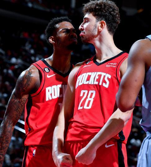 哈登谈与詹姆斯的竞争：他的得分纪录永远不会有人追上来（哈登谈与詹姆斯的较量：他的得分纪录无人能超越）