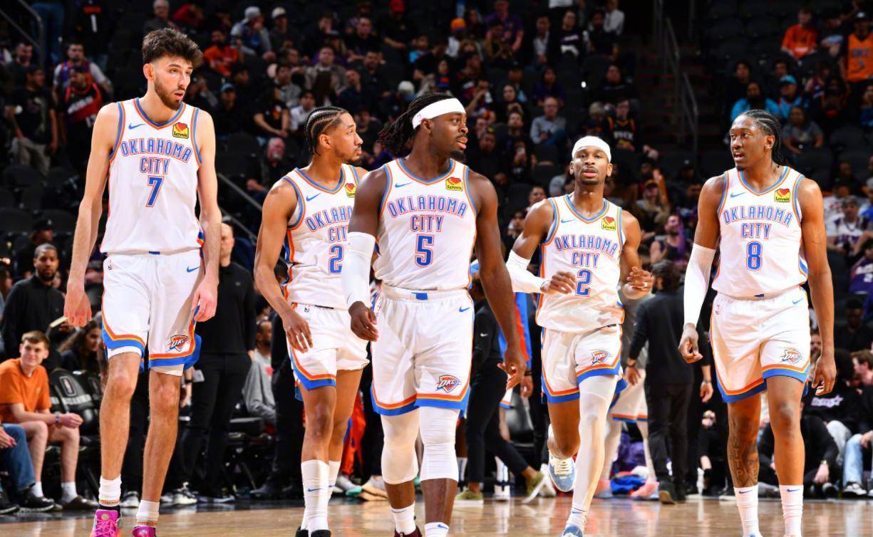 探寻历史级巨星的传奇对决（揭秘殿堂级巨星的巅峰较量）