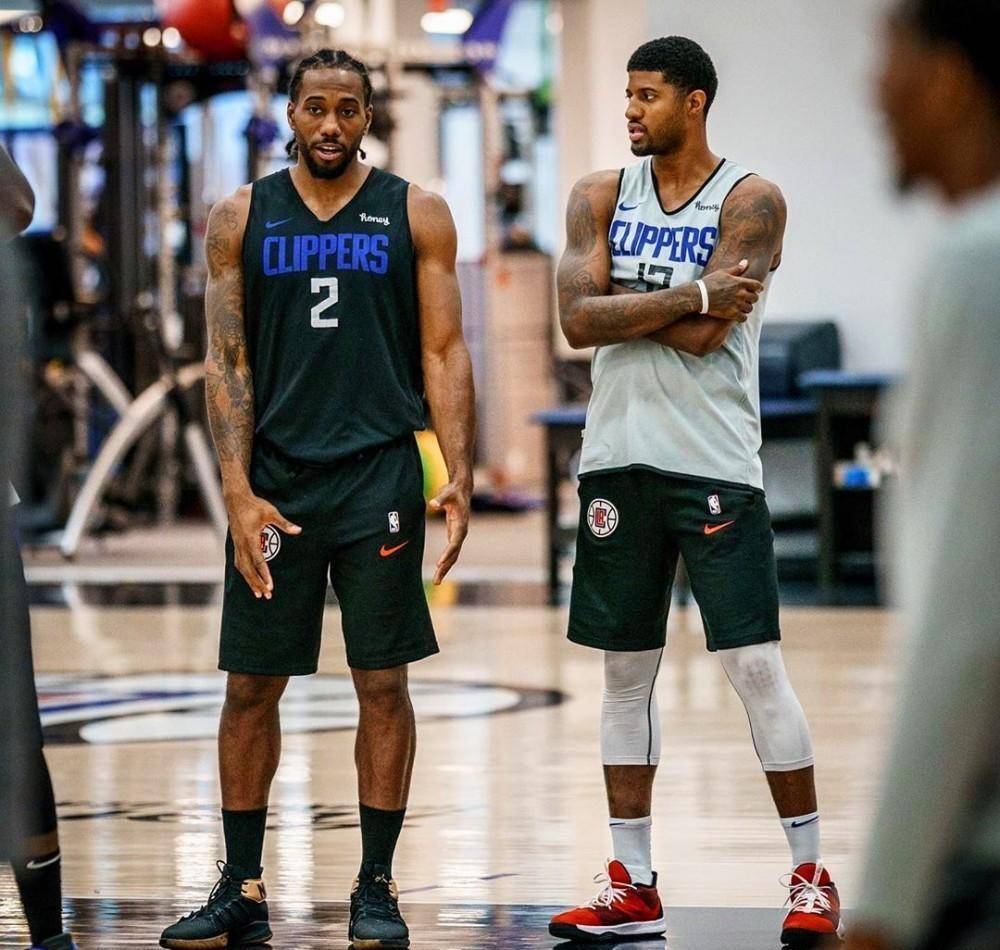 国脚连续两场关键助攻（国脚两战连献关键助攻）