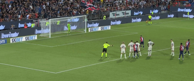 利物浦乱了！外媒：斯洛特将下课，萨拉赫会去沙特，范戴克施压（利物浦风波四起：外媒称斯洛特帅位不稳，萨拉赫或赴沙特，范戴克施压）