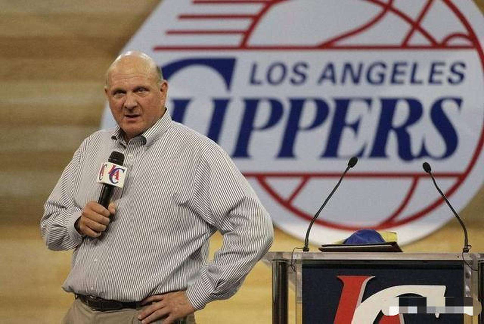 防守球员如何判断对手突破方向？（如何在防守中识别对手的突破走向？）