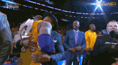 冲击力十足！威金顿一条龙反击得手打2+1 帮助广州7-0反超山西